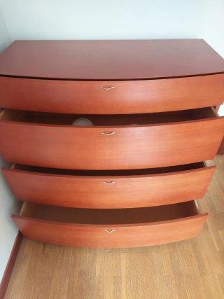 Cómoda y 2 mesitas de noche madera