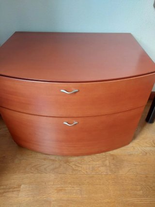 Cómoda y 2 mesitas de noche madera