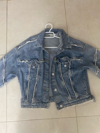 Chaqueta tejana desgastada