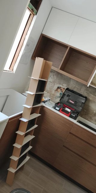 Busco trabajo Carpintero montador puertas y parque