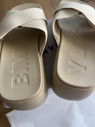Sandalias Bimba y Lola Plataforma Marfil
