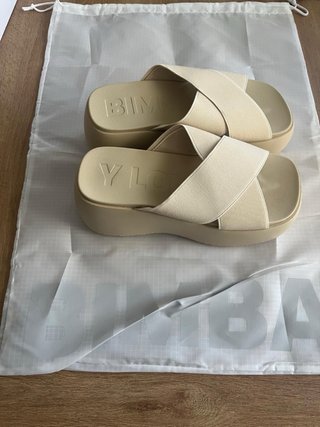 Sandalias Bimba y Lola Plataforma Marfil