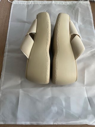 Sandalias Bimba y Lola Plataforma Marfil