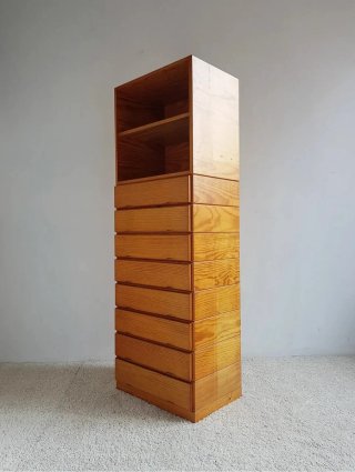 Sinfonier o cajonera alta de pino melis.