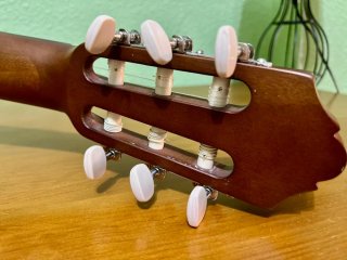 Guitarra Yamaha con funda de regalo
