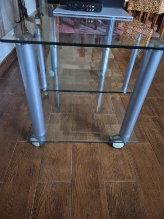 Mesa TV cristal 2 baldas con ruedas