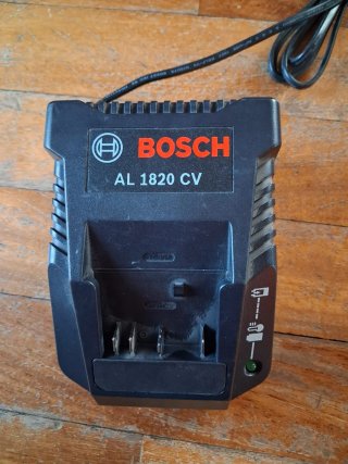 Caricabatterie e Batteria Bosch Blue 18V 2.0Ah
