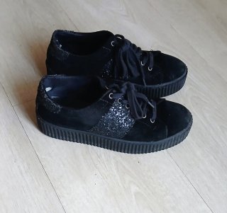 Zapatillas negras con plataforma