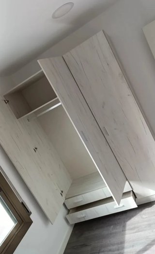 Armarios 150x200 y cómodas madera