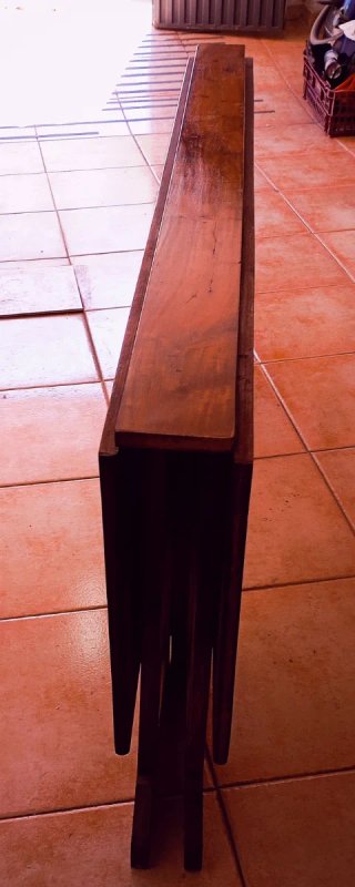 Mesa antigua plegable de madera de cedro (posiblem