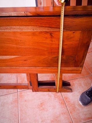 Mesa antigua plegable de madera de cedro (posiblem
