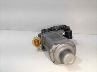 MOTOR ELEVALUNAS DELANTERO IZQUIERDO 824502E000 8