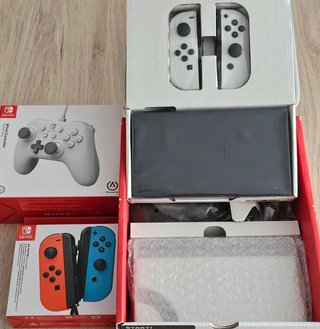 Nintendo Switch OLED Blanca y Negra