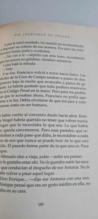 Libro Sin Identidad El Origen - (Serie Antena 3)
