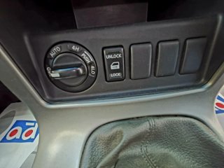 NISSAN PATHFINDER 4X4