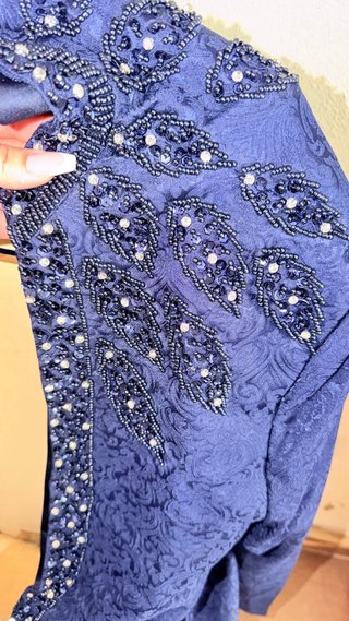 Traje de fiesta azul con pedrería NEGOCIABLE