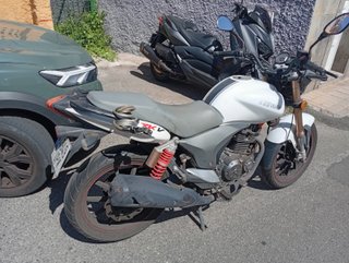 Keeway RKV 125 Blanca y Gris