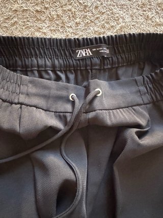 Pantalón fluido Zara negro Talla XS. Nuevo
