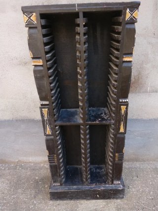 Soporte CD , estilo tribal africano