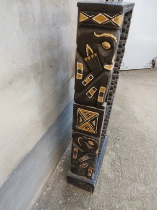 Soporte CD , estilo tribal africano