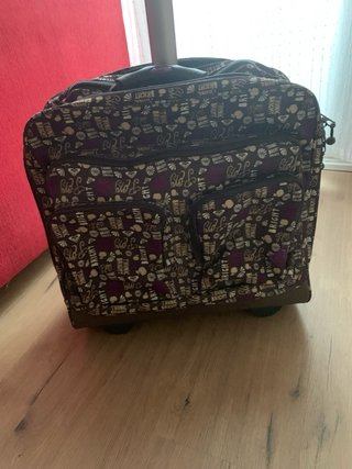 Maleta Roxy con ruedas y estampado