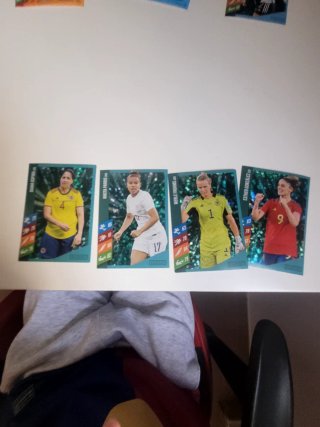 Conjunto cromos fútbol femenino Panini x McDonalds
