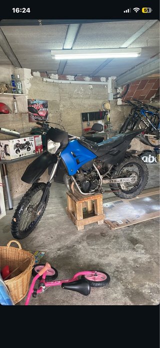 Derbi Gilera 49cc Enduro Roja y Negra
