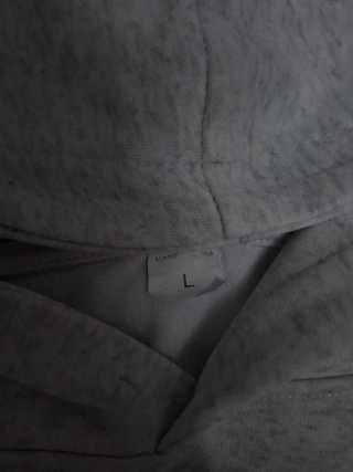 Sudadera Gris con Logo Negro