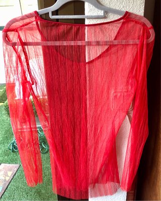 Rebajadísima Camiseta roja de malla transparente