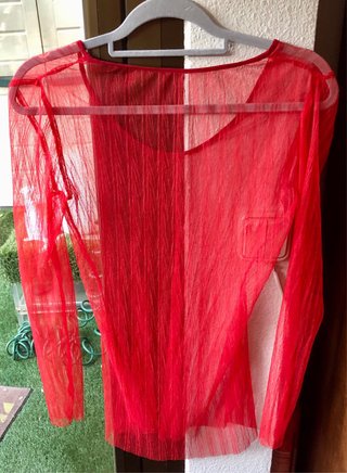 Rebajadísima Camiseta roja de malla transparente