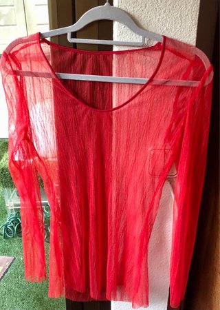 Rebajadísima Camiseta roja de malla transparente