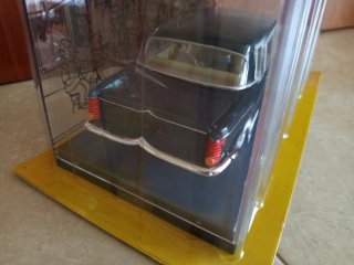 Limusina Tintín 1/24 Limousine Officielle