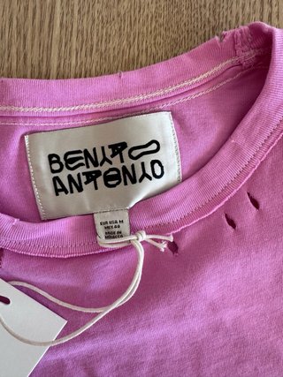 Camiseta Benito Antonio Rosa Bad Bunny