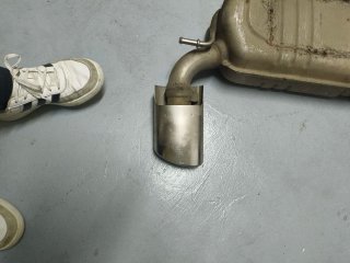 Tubo de escape Mercedes Clase A 180 AMG