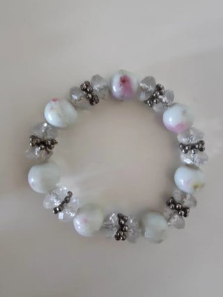 Lote de pulseras y expositor