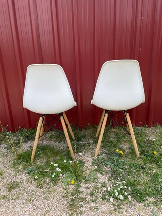2 Sillas Blancas Patas Madera