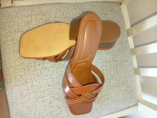 Sandalias tacón Primark marrones