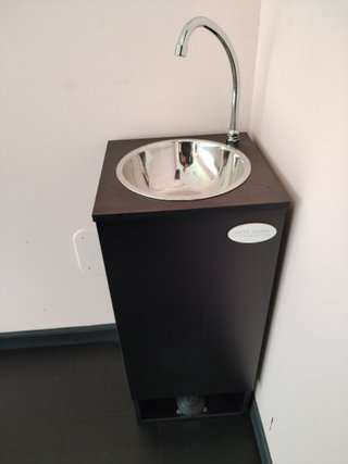 Lavabo portátil con depósito
