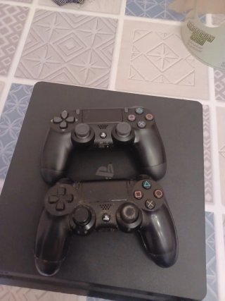 PS4 Slim 500GB Negra incluye 2 mandos y 12 juegos