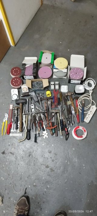 Lote de herramientas variadas