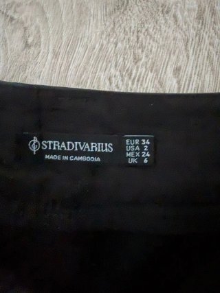 Pantalón corto efecto piel negro