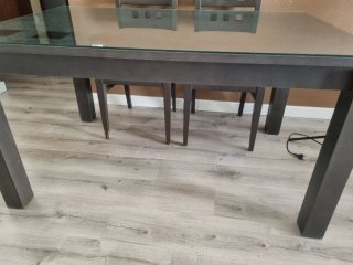 Mesa cristal extensible 6 sillas madera