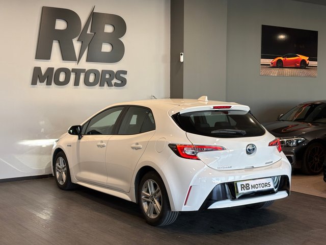 Toyota Corolla 1.8 125H ACTIVE TECH E-CVT