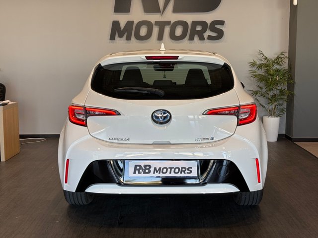 Toyota Corolla 1.8 125H ACTIVE TECH E-CVT