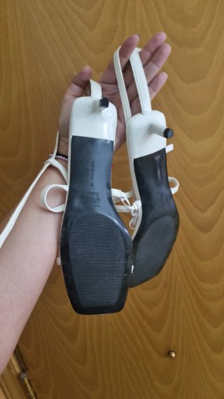 Sandalias Bershka Tacón Bajo Blancas tacones