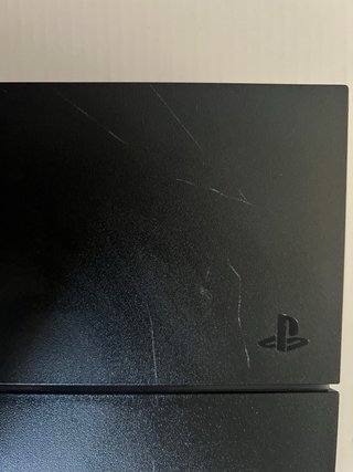 PlayStation 4 1TB Negra + Mando