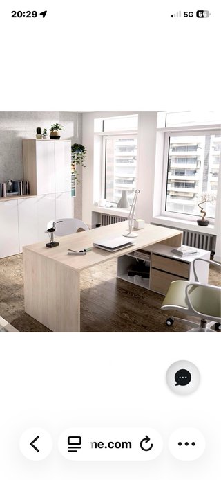 Escritorio de madera estilo moderno