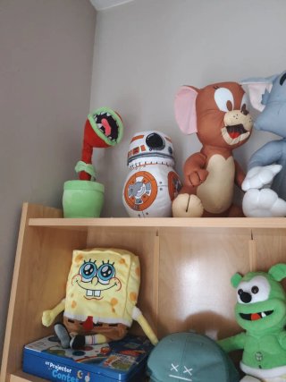 Muñecos de peluche varios