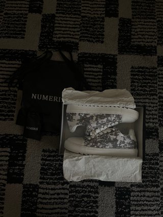 Numeris Grises Camuflaje