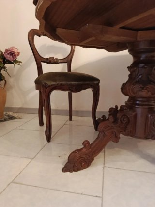 Tavolo allungabile e 2 sedie in legno